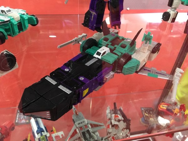 Cybertron Con 2016   Titans Return Sixshot Detailed Display Photos  13 (13 of 27)